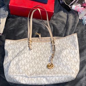 White Michael Kors tote